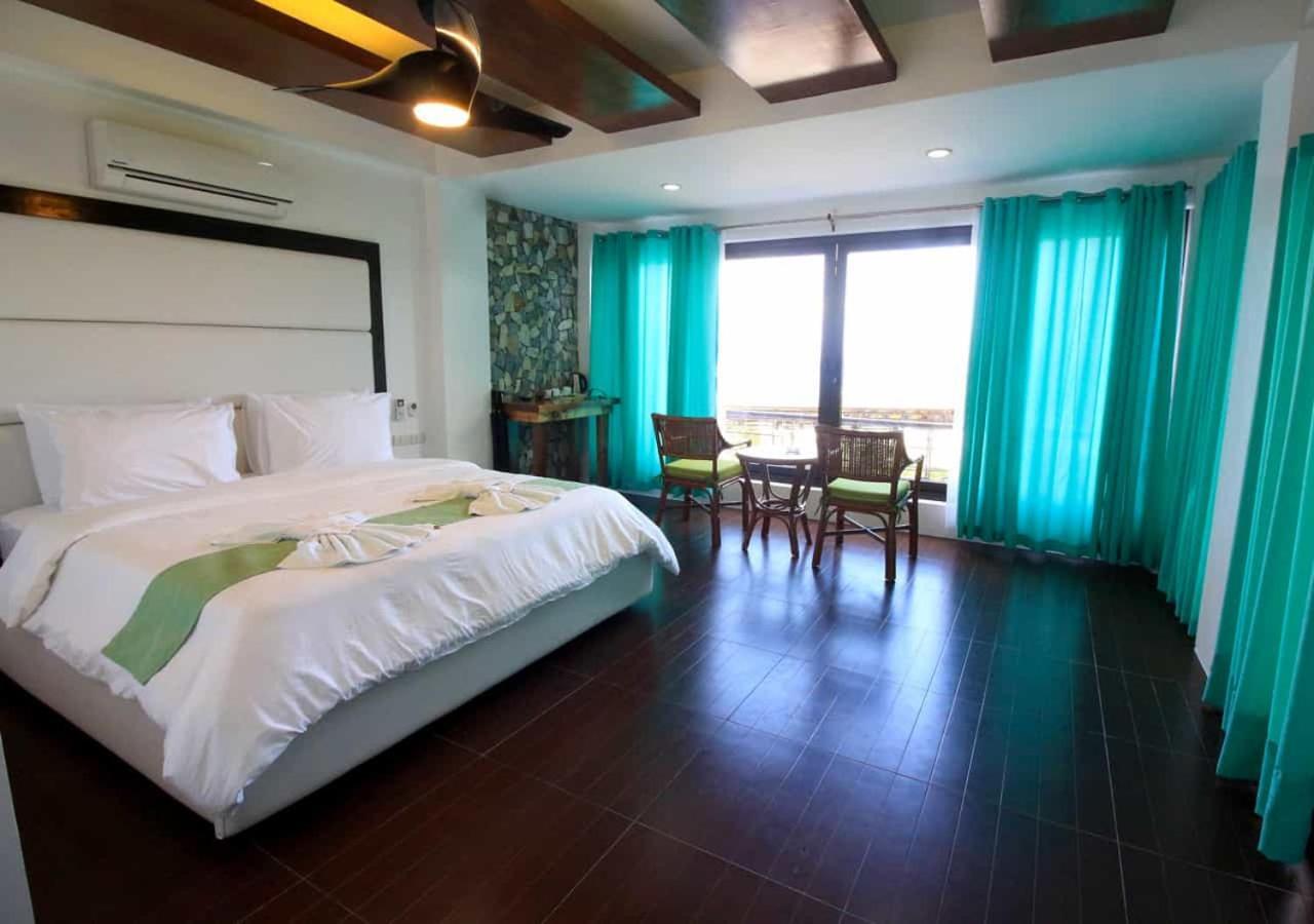 Manarra Sea View Resort Puerto Galera Exterior photo